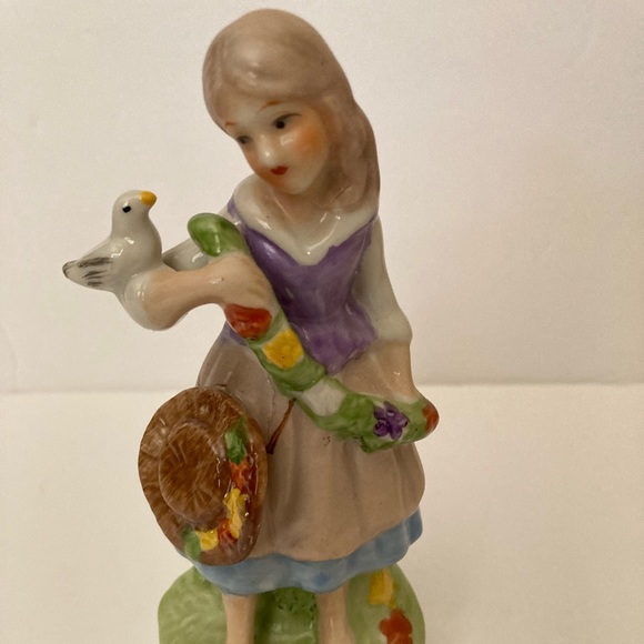 Girl figure hand With Bird And Hat painted bisque porcelain 5.5. - Picture 1 of 8